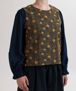 【手刺繍のような刺繍が美しい】ハイドランジア ブラウス