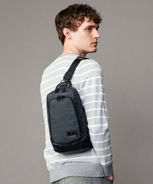  【軽量/コンパクト】インターレースカルゼ ボディーバッグ