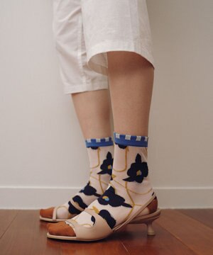  ツバキ柄ソックス