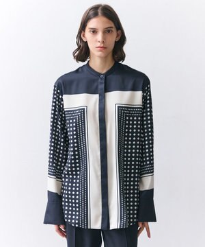  GADE / モノトーンドット柄バンドカラーブラウス