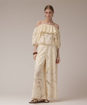  カットワークオフショルトップ