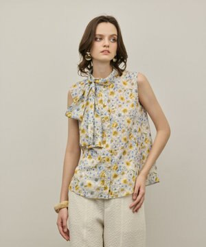  シアーフラワープリントジャガードブラウス