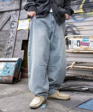  チェーン付きバルーンデニムパンツ