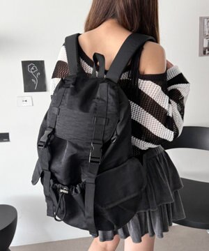  【ユニセックス着用ITEM】3ポケットフラップリュック