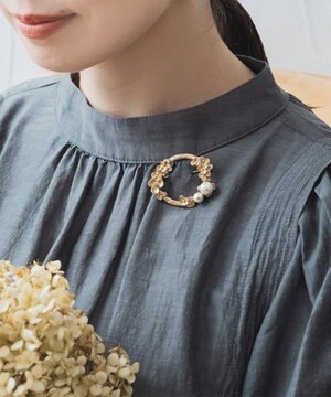  フローラル&コットンパールブローチ