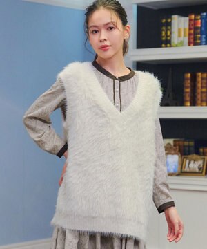  フェザーニットベスト