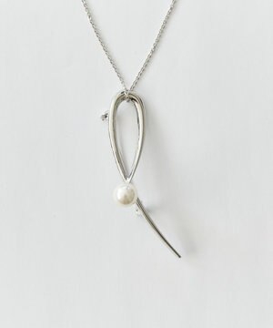  2wayスタイリッシュクロスカーブパールブローチネックレス　シルバー