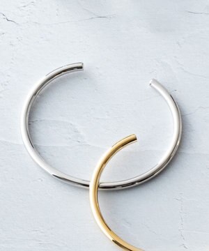  【STORY7月号掲載】ライン バングル