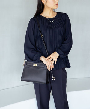 ベルトデザインスクエアショルダーバッグ