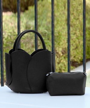 【ポーチ・ショルダー紐付き】フラワーカットフェイクレザーバッグ