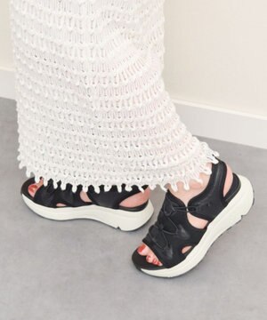 【BUSSOLA】厚底スポーティサンダル