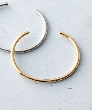 【STORY7月号掲載】ライン バングル