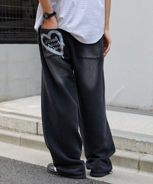  【ウエストゴム/らくらくパンツ】アシッドウォッシュグラフィックスウェットパンツ