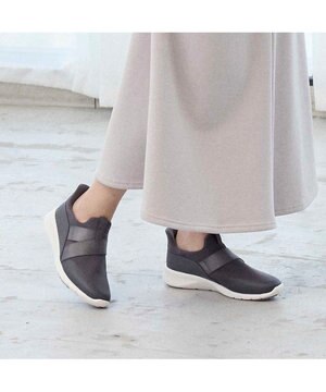  <ing>【レイン対応】スマートステップ イージーフィットスニーカー