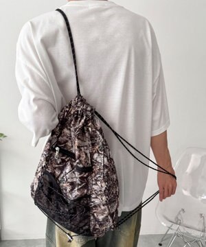  【ユニセックス着用ITEM】コードデザインナップサック