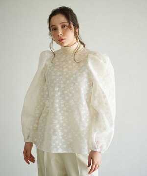 シアーパフスリーブブラウス