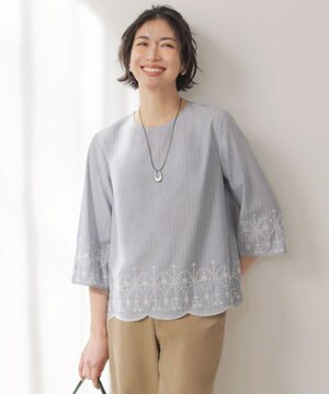  【一枚で着映え】ストライプ×エンブロイダリー クルーネック ブラウス