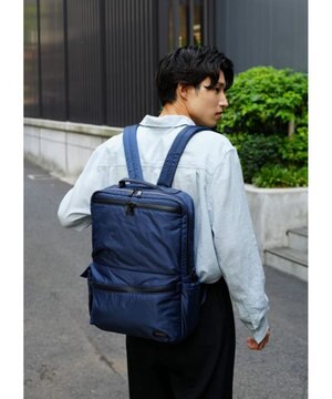  【内装にデニム調生地 / 前で背負っても出し入れしやすい】リュック / REGALO