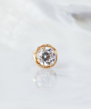  【K10】ローズバットピアス(片耳)/BOXつき　ゴールド