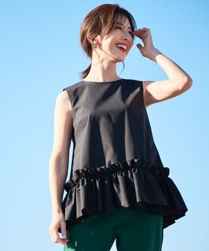  タックフリルヘムシャツ