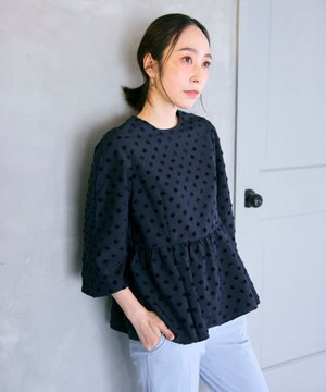  【洗濯機可】ジャガ―ドドットペプラムブラウス