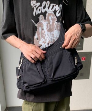  ポーチ付きナイロンショルダーバッグ