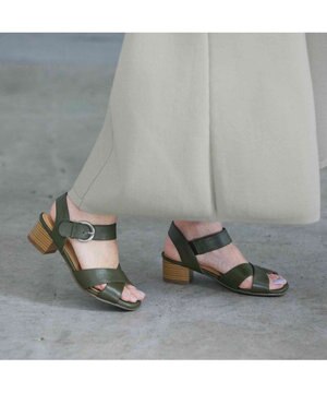  <ing>【WEB限定】【3E】ストラップクロスサンダル