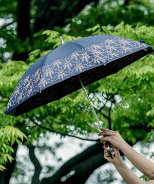  〈UVカット率99%以上・一級遮光生地・晴雨兼用〉イラカ刺繍の日傘 （長傘タイプ）