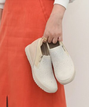  【Round About】ラインストーンインヒールスニーカー