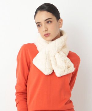  FURLA キルティングデザインフェイクファーマフラー