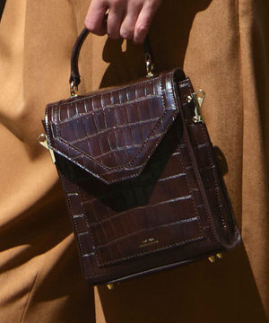 【VERY掲載】エンボス ミニ ショルダーバッグ