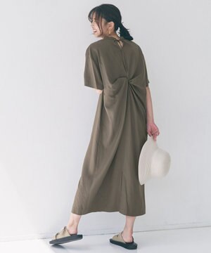 バックデザイン ワンピース