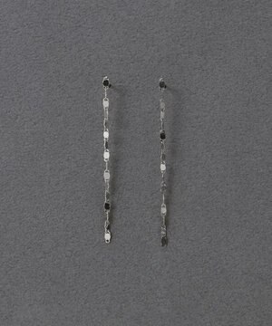  〈金属アレルギー対応〉グリッターエクレアロングピアス　シルバー/ニッケルフリー