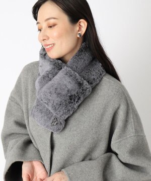  【WEB限定】FURLA スノートップ チャーム付きフェイクファーマフラー