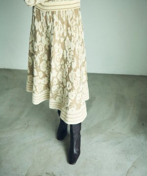  フローラルラメニットスカート