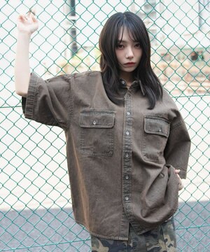  【ユニセックス着用ITEM/MLサイズ展開】カラーデニムシャツ（SS）
