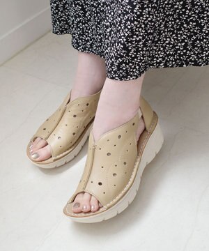 【本革/通気性/超軽量】厚底パンチングサンダル