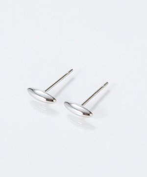  【金属アレルギー対応】メタルオーバルグレースピアス　シルバー/サージカルステンレス