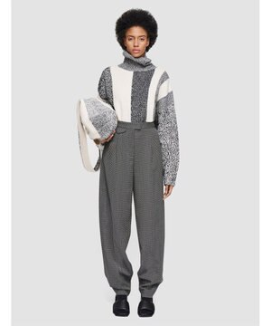  クラバットウール　テーパードトラウザーズ