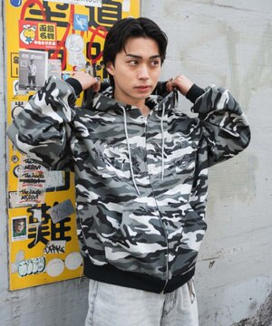  【ユニセックス着用ITEM/MLサイズ展開】カモフラグラフィックZIPパーカー