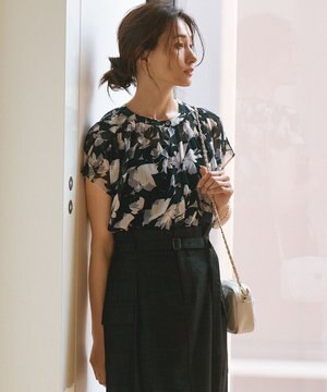  【洗える】Ratti シャドーフラワー プリント ブラウス