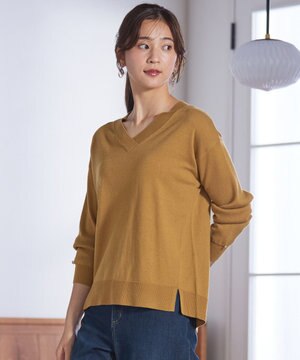  【ウールブレンドシリーズ】フロント切替Vネック ニット