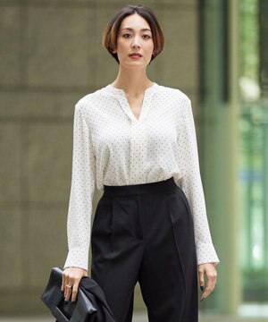  【人気のため新柄追加・洗える】Back Satin Amunzen キーネック長袖ブラウス