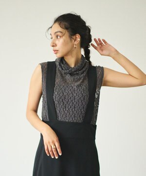  タートルネックレースブラウス