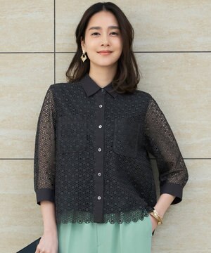 【ドラマ「明日はもっと いい日になる」着用】【洗える】ジオメトリックフラワーレースクロップド丈シャツ ブラウス