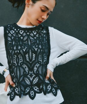  【洗える】エンブロイダリーレース ニットベスト