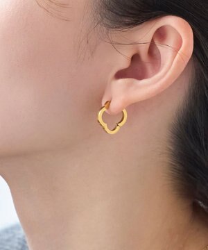  【金属アレルギー対応】フラワーワンタッチフープピアス　ゴールド/サージカルステンレス