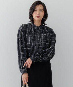  【洗える】モノクロトーンプリント ブラウス