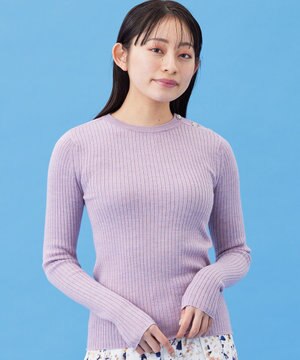 洗える【フラワーアクリルボタン付き】エクストラファインメリノ クルーネック ニット