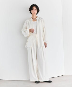  【洗濯機可/しわになりにくい】シャーリングネック ボリュームスリーブブラウス